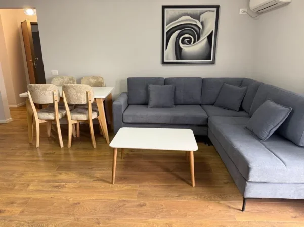 Tirane, jepet me qera apartament 1+1 Kati 6, 68 m² 520 € (5 Maj, tek Big Market)