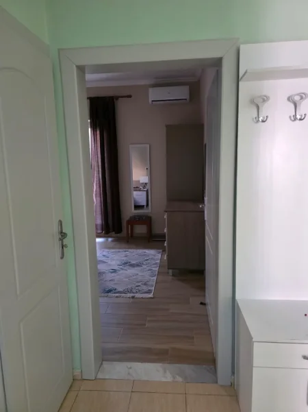Tirane, jepet me qera apartament 2+1 Kati 2, 100 m² 650 € (Rruga Petro Nini Luarasi)