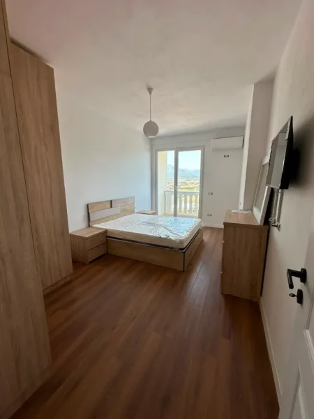 Tirane, jepet me qera apartament 2+1+Ballkon Kati 2, 101 m² 550 € (Fresk rruga "Dalip Topi" Rezidenca "Platea")