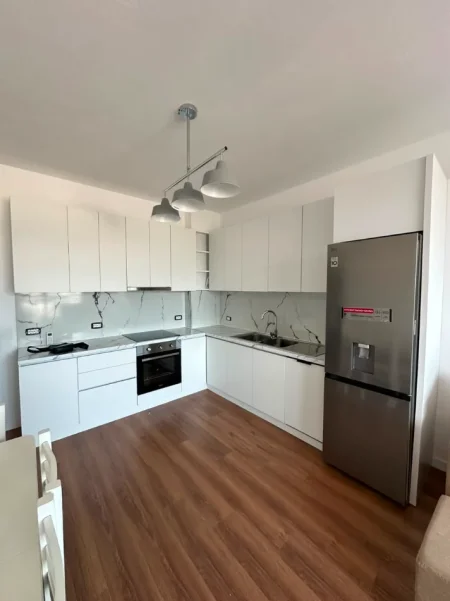 Tirane, jepet me qera apartament 2+1+Ballkon Kati 2, 101 m² 550 € (Fresk rruga "Dalip Topi" Rezidenca "Platea")