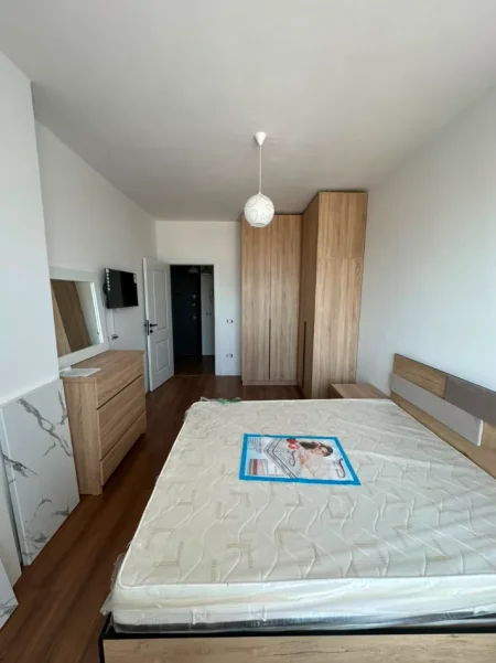 Tirane, jepet me qera apartament 2+1+Ballkon Kati 2, 101 m² 550 € (Fresk rruga "Dalip Topi" Rezidenca "Platea")