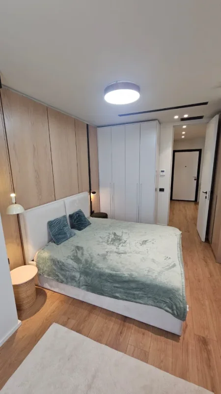 Tirane, jepet me qera apartament 1+1 Kati 10, 80 m² 850 € (Mine Peza (Golden Tower))