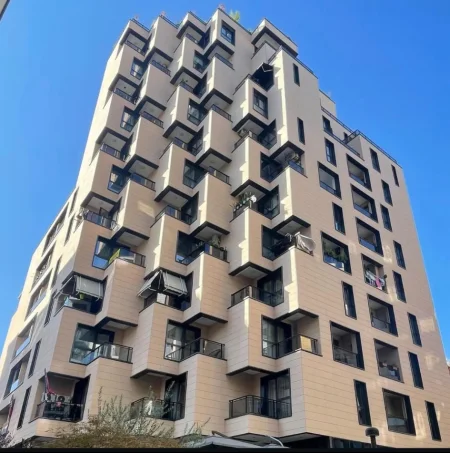Tirane, jepet me qera apartament 1+1+Ballkon Kati 2, 70 m² 700 € (Rruga e kosovareve)