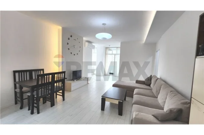 Tirane, jepet me qera apartament 2+1+Ballkon Kati 5, 100 m² 650 € (Shkolla Baletit)