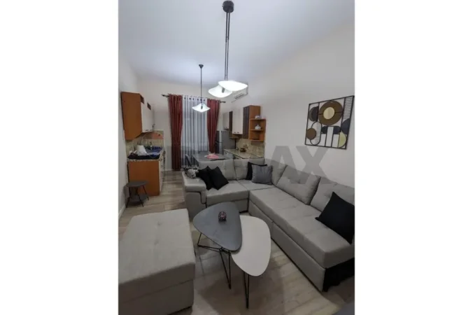 Tirane, jepet me qera apartament 3+1+Ballkon , 650 € (Bajram Curri)