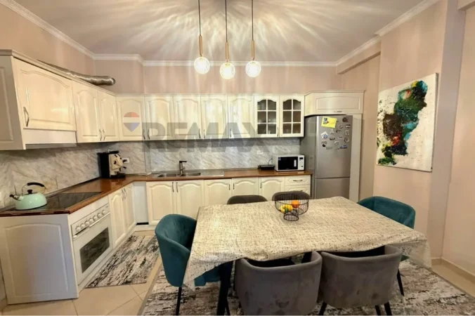 Tirane, shes apartament 2+1+Ballkon Kati 2, 100 m² 133.000 € (Univers sity)