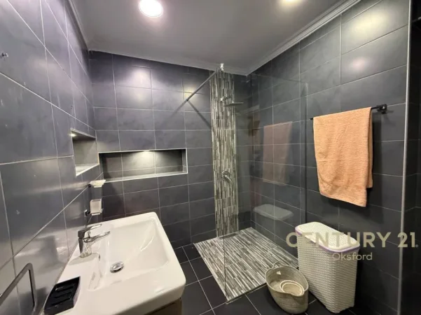 Tirane, shitet apartament 2+1+Ballkon Kati 10, 107 m² 157.000 € 