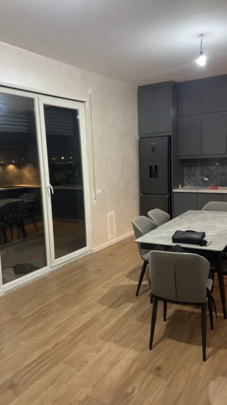 Tirane, shitet apartament 1+1+Ballkon Kati 4, 77 m² 118.000 € (Gjimnazi Isa Boletini)