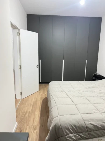 Tirane, shitet apartament 1+1+Ballkon Kati 4, 77 m² 118.000 € (Gjimnazi Isa Boletini)