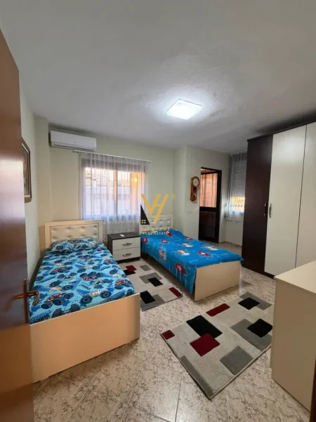 Tirane, jepet me qera apartament 2+1+Ballkon Kati 6, 110 m² 720 € (MYSLYM SHYRI)