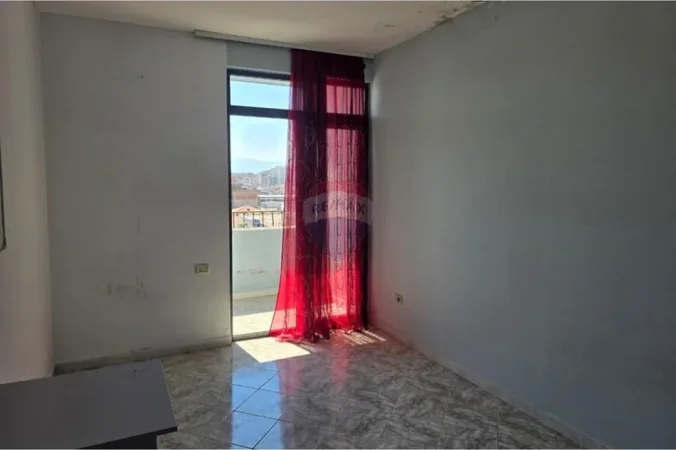 Vlore, shitet apartament 2+1+Ballkon Kati 5, 110 m² 100.000 € (Rruga Demokracia, Vlore)