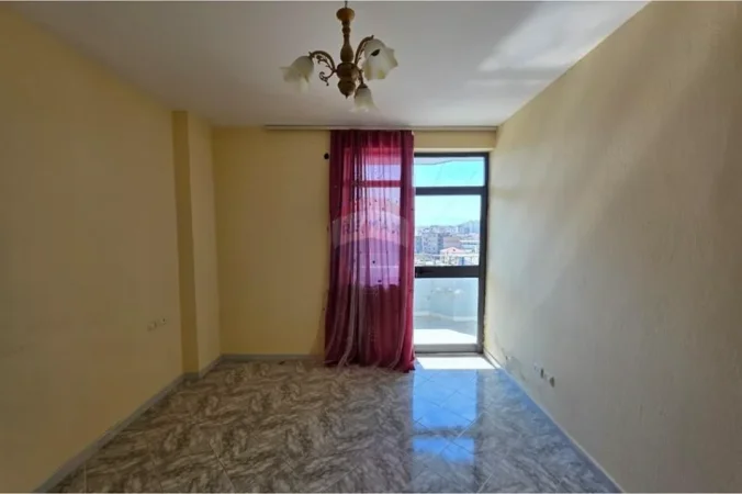 Vlore, shitet apartament 2+1+Ballkon Kati 5, 110 m² 100.000 € (Rruga Demokracia, Vlore)
