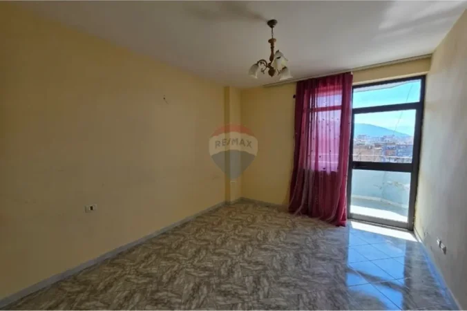 Vlore, shitet apartament 2+1+Ballkon Kati 5, 110 m² 100.000 € (Rruga Demokracia, Vlore)