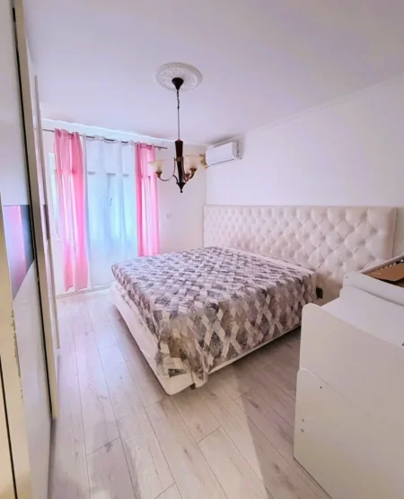 Tirane, shitet apartament 3+1+Aneks+Ballkon Kati 4, 121 m² 320.000 € (Rruga Medar Shtylla)