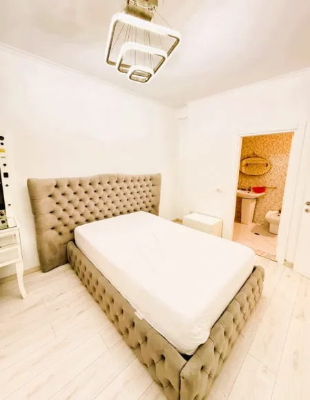 Tirane, shitet apartament 3+1+Aneks+Ballkon Kati 4, 121 m² 320.000 € (Rruga Medar Shtylla)