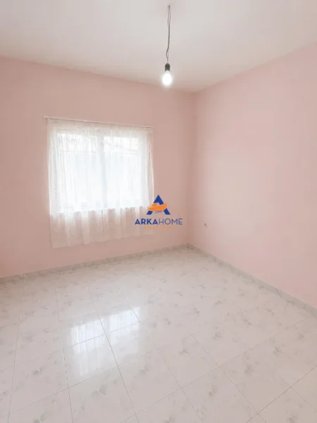 Tirane, shitet apartament Vile 1 Katshe Kati 1, 284 m² 200.000 € 