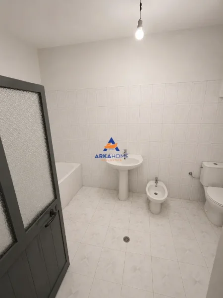 Tirane, shitet apartament Vile 1 Katshe Kati 1, 284 m² 200.000 € 