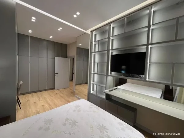 Tirane, jepet me qera apartament 1+1 Kati 8, 74 m² 900 € (rruga e kavajes)