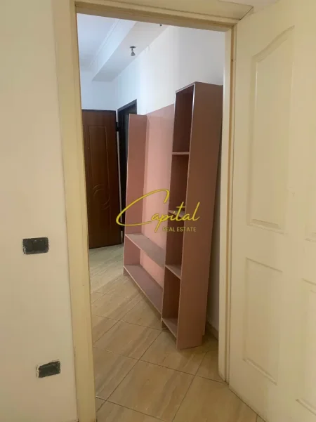 Tirane, jepet me qera ambjent biznesi Kati 3, 93 m² 700 € (BLV ZHAN D'ARK)