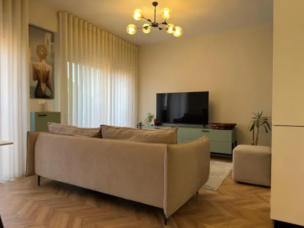 Tirane, shitet apartament 1+1+Aneks+Ballkon Kati 3, 62 m² 216.000 € (rruga e kavajes , 21 dhjetori)