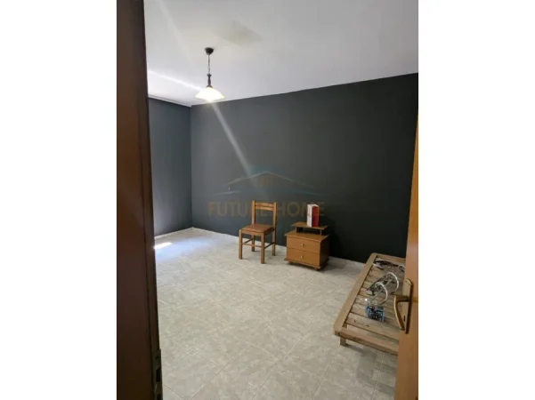Shitet, Apartament 1+1, Ali Demi, Tiranë. 0696069906