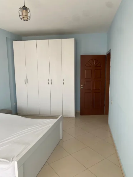 Tirane, jepet me qera apartament 2+1 Kati 8, 80 m² 450 € (rruga teodor keko)