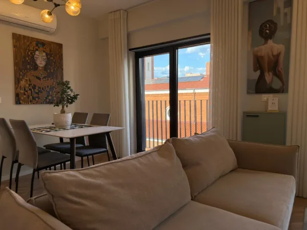 Tirane, shitet apartament 1+1+Aneks+Ballkon Kati 3, 62 m² 216.000 € (rruga e kavajes , 21 dhjetori)