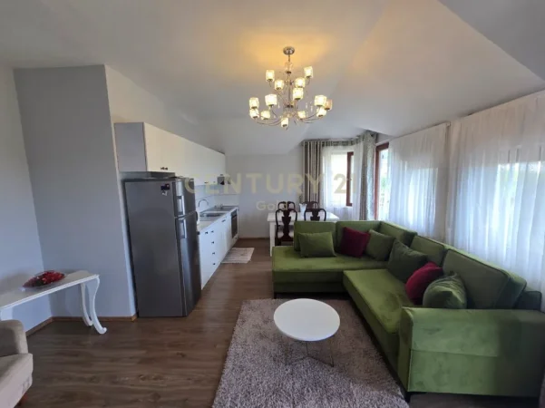 Tirane, jepet me qera apartament 2+1+Ballkon Kati 2, 100 m² 900 € (Rruga Memo Bejko, liqeni artificial)