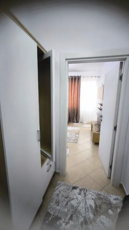 Tirane, jepet me qera apartament 1+1+Aneks+Ballkon Kati 8, 63 m² 470 € (Astir , unaza e re)