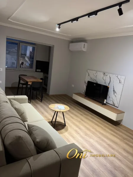 Tirane, jepet me qera apartament 1+1 Kati 6, 50 m² 600 € (VASIL SHANTO)