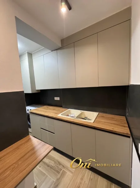 Tirane, jepet me qera apartament 1+1 Kati 6, 50 m² 600 € (VASIL SHANTO)
