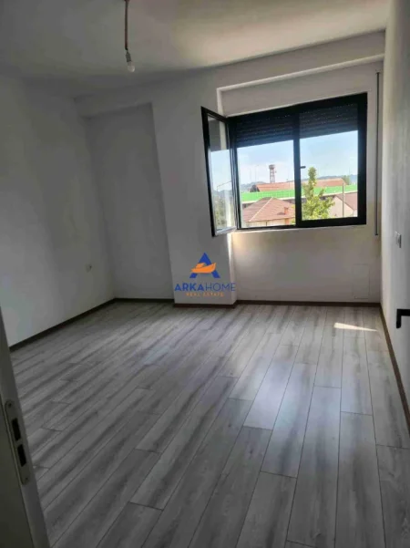 Tirane, shitet apartament 3+1+Ballkon Kati 1, 150 m² 202.500 € 