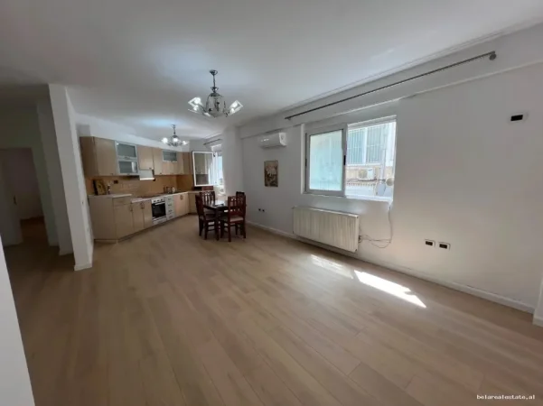 Tirane, jepet me qera zyre Kati 2, 120 m² 940 € (Rruga Lidhja e Prizerenit)