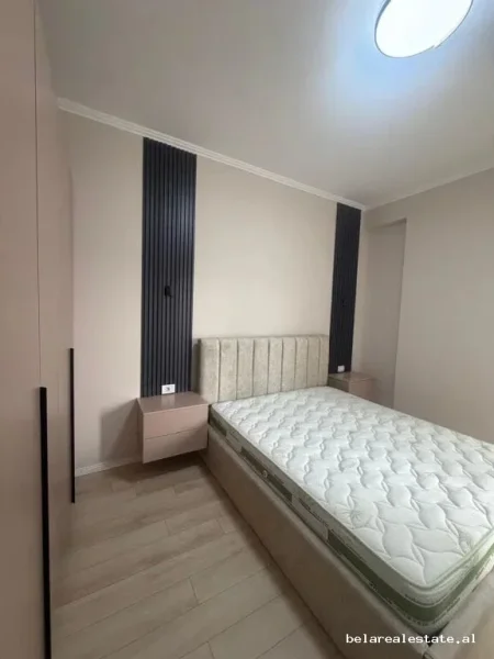 Tirane, jepet me qera apartament 1+1+Ballkon Kati 4, 76 m² 600 € (rruga 5 maji)
