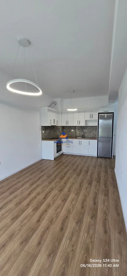 Tirane, jepet me qera apartament 1+1+Ballkon Kati 3, 62 m² 321 € 