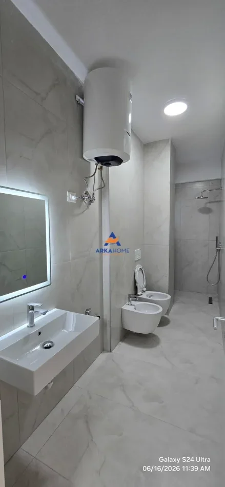 Tirane, jepet me qera apartament 1+1+Ballkon Kati 3, 62 m² 321 € 