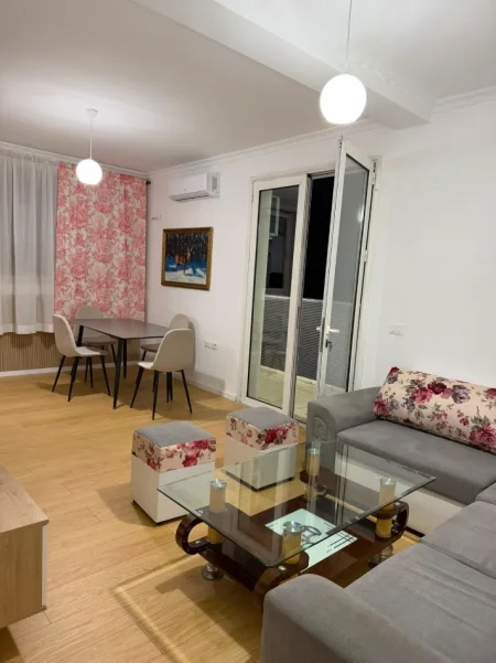 Tirane, jepet me qera apartament 1+1 Kati 9, 75 m² 500 € (ASTIR , Prane Bar Bohem)