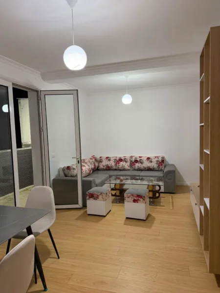 Tirane, jepet me qera apartament 1+1 Kati 9, 75 m² 500 € (ASTIR , Prane Bar Bohem)