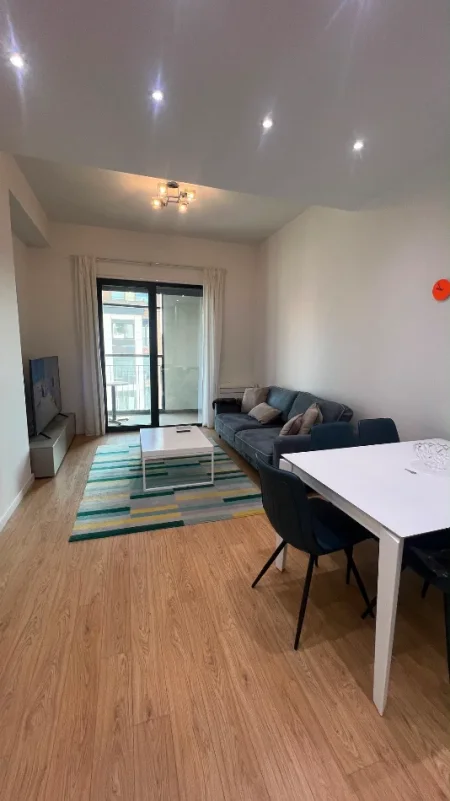 Tirane, jepet me qera apartament 1+1 , 70 m² 550 € 