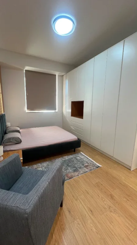 Tirane, jepet me qera apartament 1+1 , 70 m² 550 € 