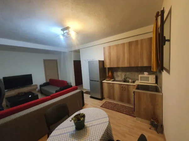 Tirane, jepet me qera apartament 1+1+Ballkon Kati 1, 60 m² 400 € (SELITE)
