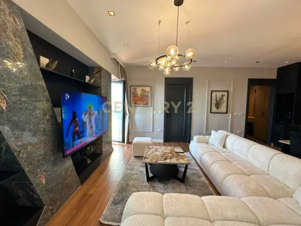 Tirane, jepet me qera apartament 3+1+Ballkon Kati 14, 140 m² 2.500 € (rruga e kavajes)