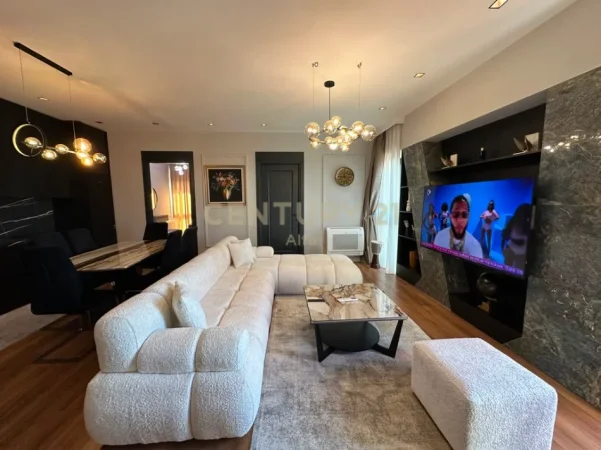 Tirane, jepet me qera apartament 3+1+Ballkon Kati 14, 140 m² 2.500 € (rruga e kavajes)