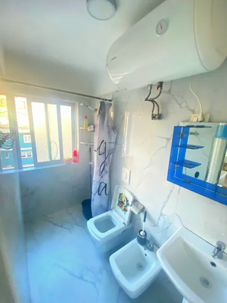 Tirane, jepet me qera garsonier Kati 4, 35 m² 440 € (RRUGA MUHAMET GJOLLESHA)
