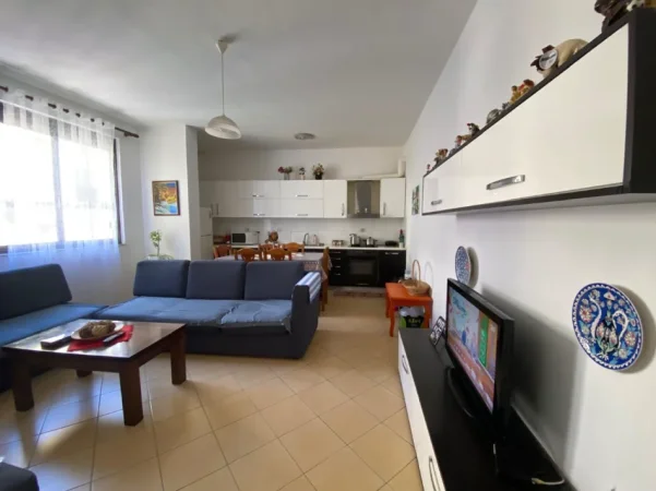 Tirane, shitet apartament 2+1 Kati 8, 95 m² 145.000 € (yzberisht)