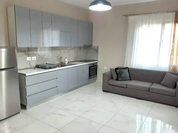 🏡 Jepet me qera apartament 3+1 te Vilat Gjermane – 55,000 Lek/muaj  550 € (Vilat Gjermane)