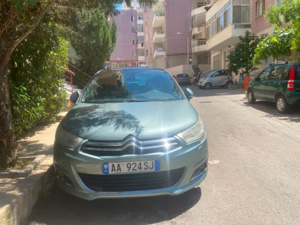 Tirane, shes makine Nafte, jeshile automatik Klima 5.000 €