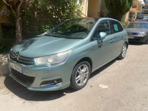 Tirane, shes makine Nafte, jeshile automatik Klima 5.000 €
