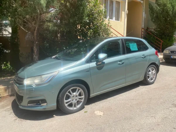 Tirane, shes makine Nafte, jeshile automatik Klima 5.000 €