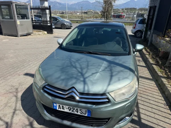 Tirane, shes makine Nafte, jeshile automatik Klima 5.000 €